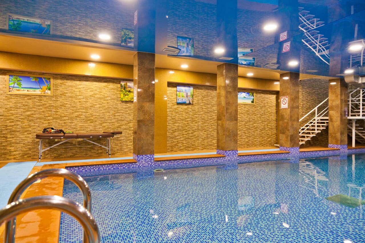 Гостиница Торнадо Ейск-83