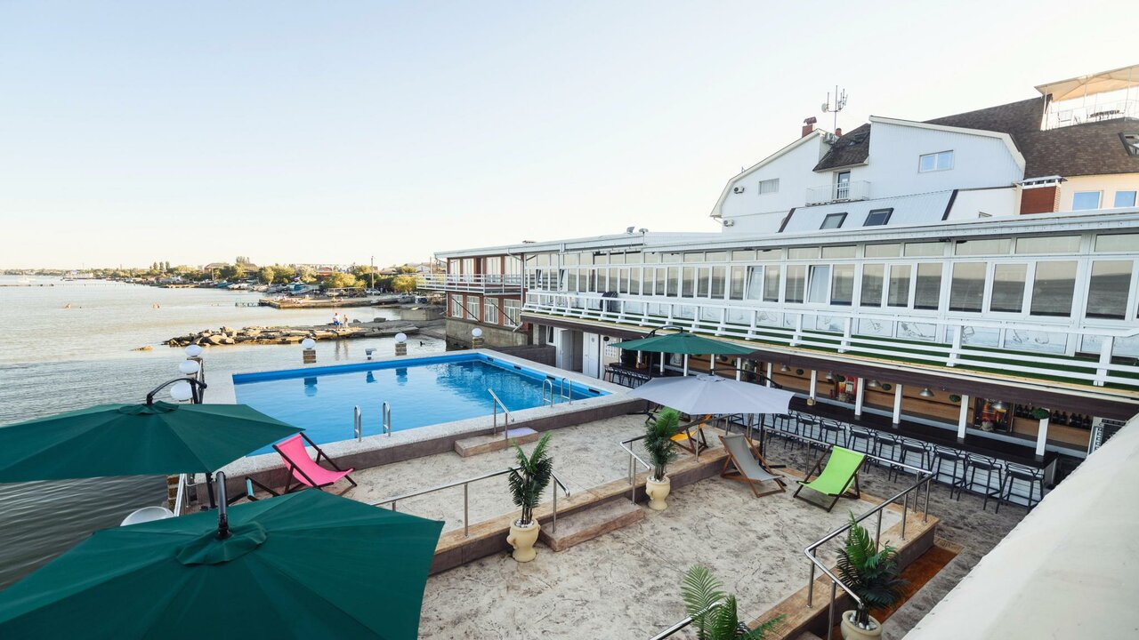 Гостиница Торнадо Ейск-5