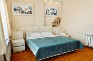 Гостиница Торнадо Ейск Улучшенный четырехместный номер-1