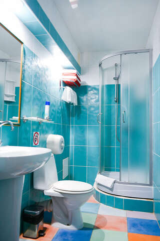 Гостиница Торнадо Ейск Улучшенный двухместный номер с 1 кроватью-5