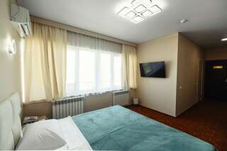 Гостиница Торнадо Ейск Улучшенный четырехместный номер-6