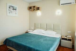 Гостиница Торнадо Ейск Улучшенный четырехместный номер-4