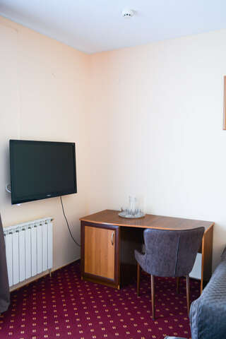 Гостиница Торнадо Ейск Улучшенный четырехместный номер-4