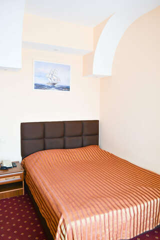 Гостиница Торнадо Ейск Трехместный номер-1