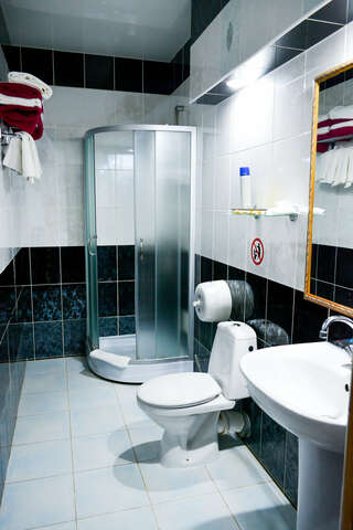 Гостиница Торнадо Ейск Улучшенный четырехместный номер-5