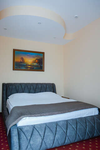 Гостиница Торнадо Ейск Улучшенный двухместный номер с 1 кроватью-3