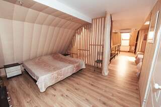 Гостиница Торнадо Ейск Улучшенный четырехместный номер-3