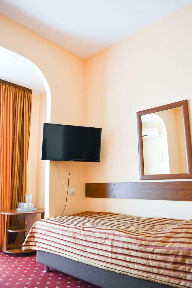 Гостиница Торнадо Ейск-51